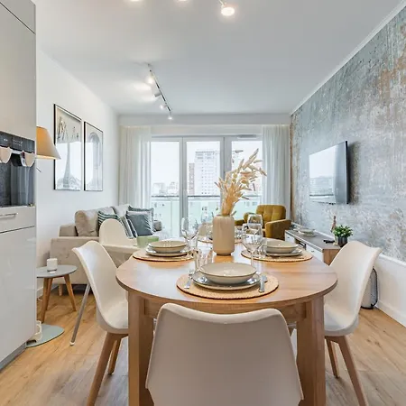 Golden Reagan By Aparo - Nowy Apartament, Winda, Lozeczko Turystyczne, Plaza 500m, Balkon, 2 Sypialnie Oraz Salon, Rowerownia, Biurko Апартаменты