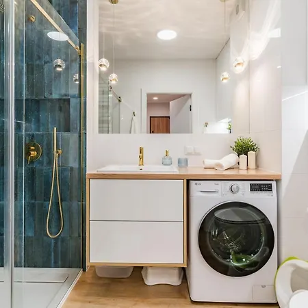 Golden Reagan By Aparo - Nowy Apartament, Winda, Lozeczko Turystyczne, Plaza 500m, Balkon, 2 Sypialnie Oraz Salon, Rowerownia, Biurko Апартаменты