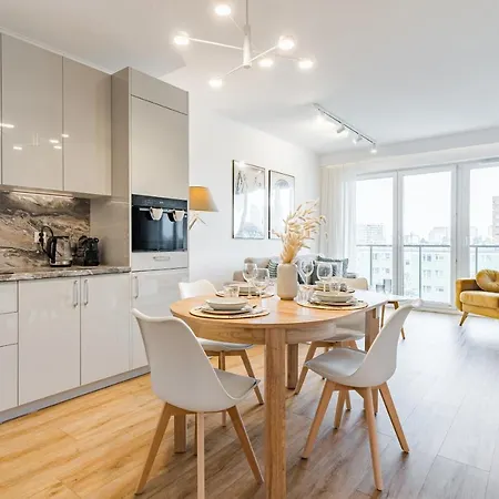 Golden Reagan By Aparo - Nowy Apartament, Winda, Lozeczko Turystyczne, Plaza 500m, Balkon, 2 Sypialnie Oraz Salon, Rowerownia, Biurko Apartment