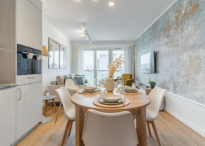 Golden Reagan By Aparo - Nowy Apartament, Winda, Lozeczko Turystyczne, Plaza 500m, Balkon, 2 Sypialnie Oraz Salon, Rowerownia, Biurko 公寓