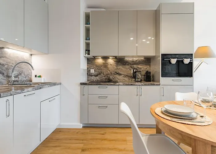 Golden Reagan By Aparo - Nowy Apartament, Winda, Lozeczko Turystyczne, Plaza 500m, Balkon, 2 Sypialnie Oraz Salon, Rowerownia, Biurko 公寓