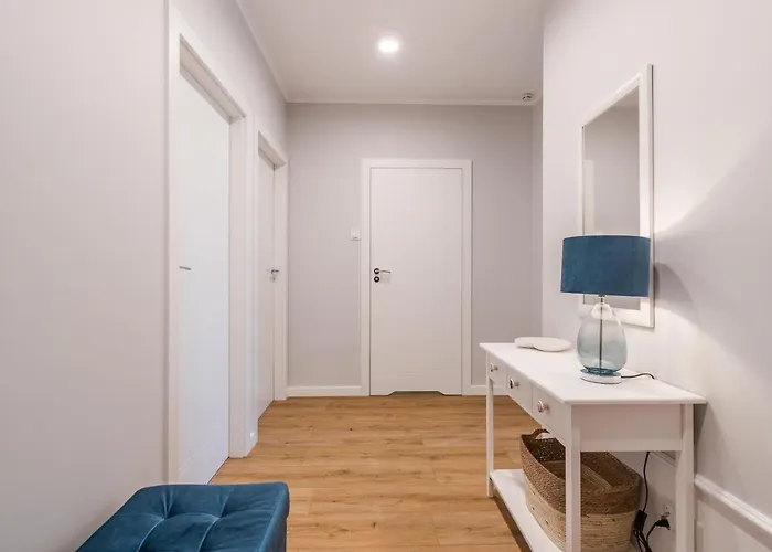 Golden Reagan By Aparo - Nowy Apartament, Winda, Lozeczko Turystyczne, Plaza 500m, Balkon, 2 Sypialnie Oraz Salon, Rowerownia, Biurko * 格但斯克