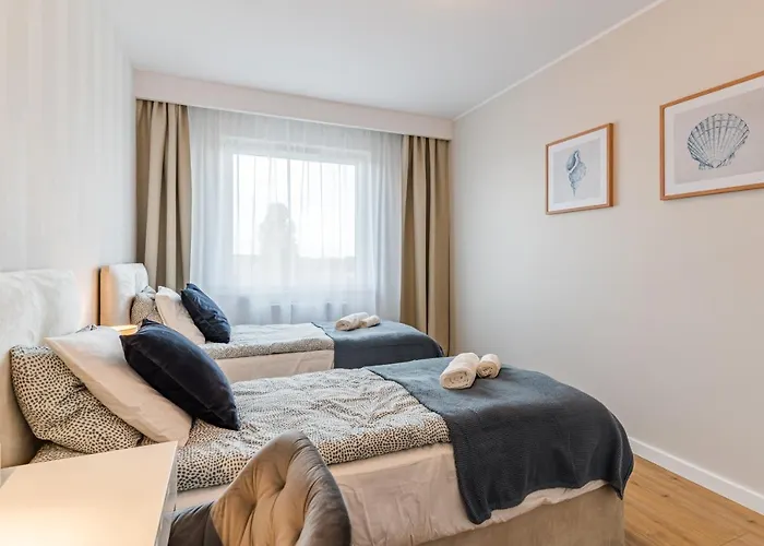 Golden Reagan By Aparo - Nowy Apartament, Winda, łóżeczko Turystyczne, 500m, Balkon, 2 Sypialnie Oraz Salon, Rowerownia, Biurko Apartament *