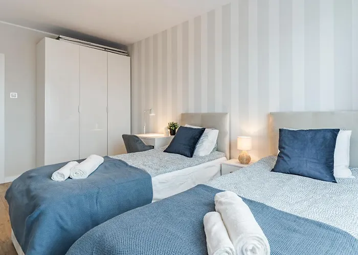 公寓 Golden Reagan By Aparo - Nowy Apartament, Winda, Lozeczko Turystyczne, Plaza 500m, Balkon, 2 Sypialnie Oraz Salon, Rowerownia, Biurko 格但斯克