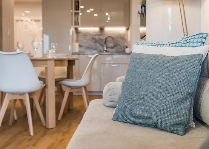 公寓 Golden Reagan By Aparo - Nowy Apartament, Winda, Lozeczko Turystyczne, Plaza 500m, Balkon, 2 Sypialnie Oraz Salon, Rowerownia, Biurko 格但斯克