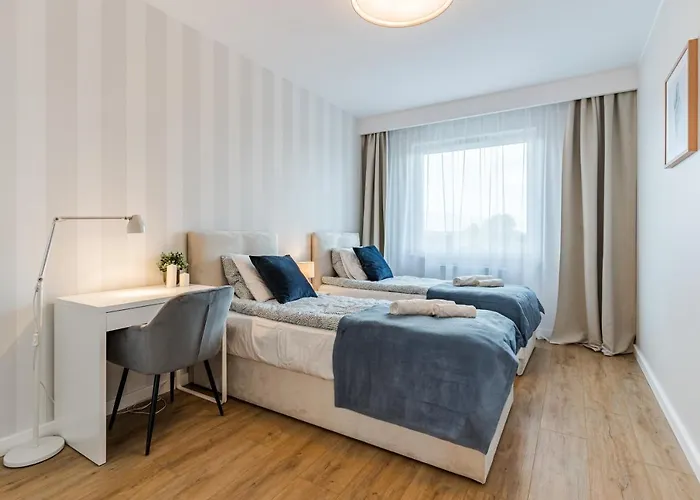 Golden Reagan By Aparo - Nowy Apartament, Winda, łóżeczko Turystyczne, 500m, Balkon, 2 Sypialnie Oraz Salon, Rowerownia, Biurko Apartament