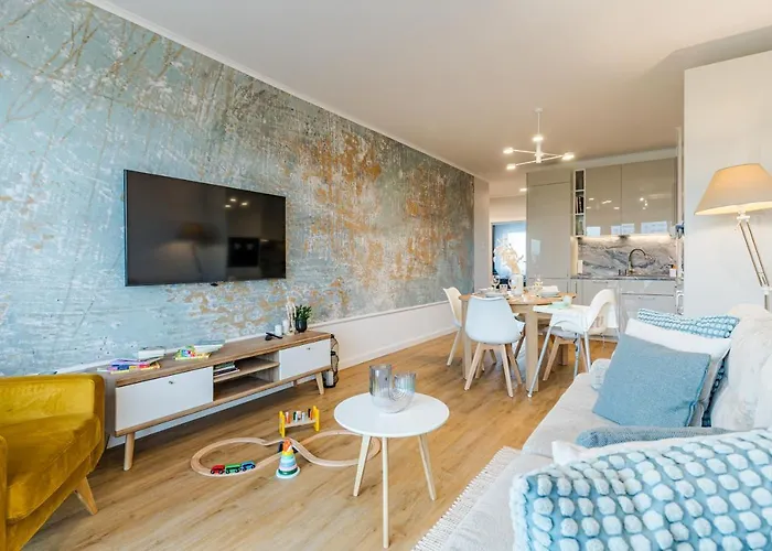Golden Reagan By Aparo - Nowy Apartament, Winda, łóżeczko Turystyczne, 500m, Balkon, 2 Sypialnie Oraz Salon, Rowerownia, Biurko Apartament