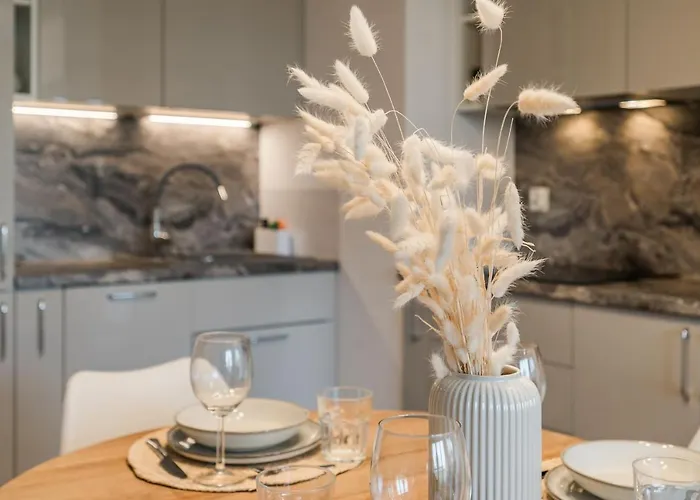 Golden Reagan By Aparo - Nowy Apartament, Winda, Lozeczko Turystyczne, Plaza 500m, Balkon, 2 Sypialnie Oraz Salon, Rowerownia, Biurko 公寓 *