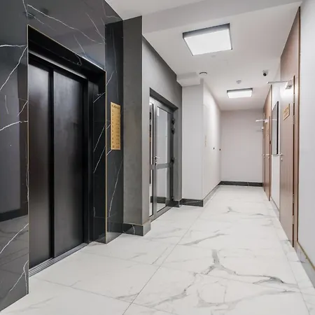 Golden Reagan By Aparo - Nowy Apartament, Winda, Lozeczko Turystyczne, Plaza 500m, Balkon, 2 Sypialnie Oraz Salon, Rowerownia, Biurko Appartamento