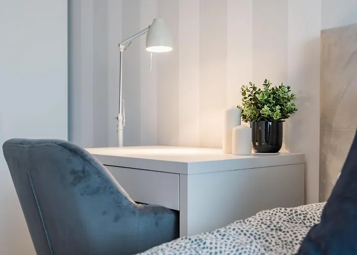 Golden Reagan By Aparo - Nowy Apartament, Winda, Lozeczko Turystyczne, Plaza 500m, Balkon, 2 Sypialnie Oraz Salon, Rowerownia, Biurko Appartamento *