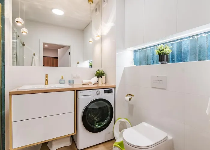 Golden Reagan By Aparo - Nowy Apartament, Winda, Lozeczko Turystyczne, Plaza 500m, Balkon, 2 Sypialnie Oraz Salon, Rowerownia, Biurko Appartamento